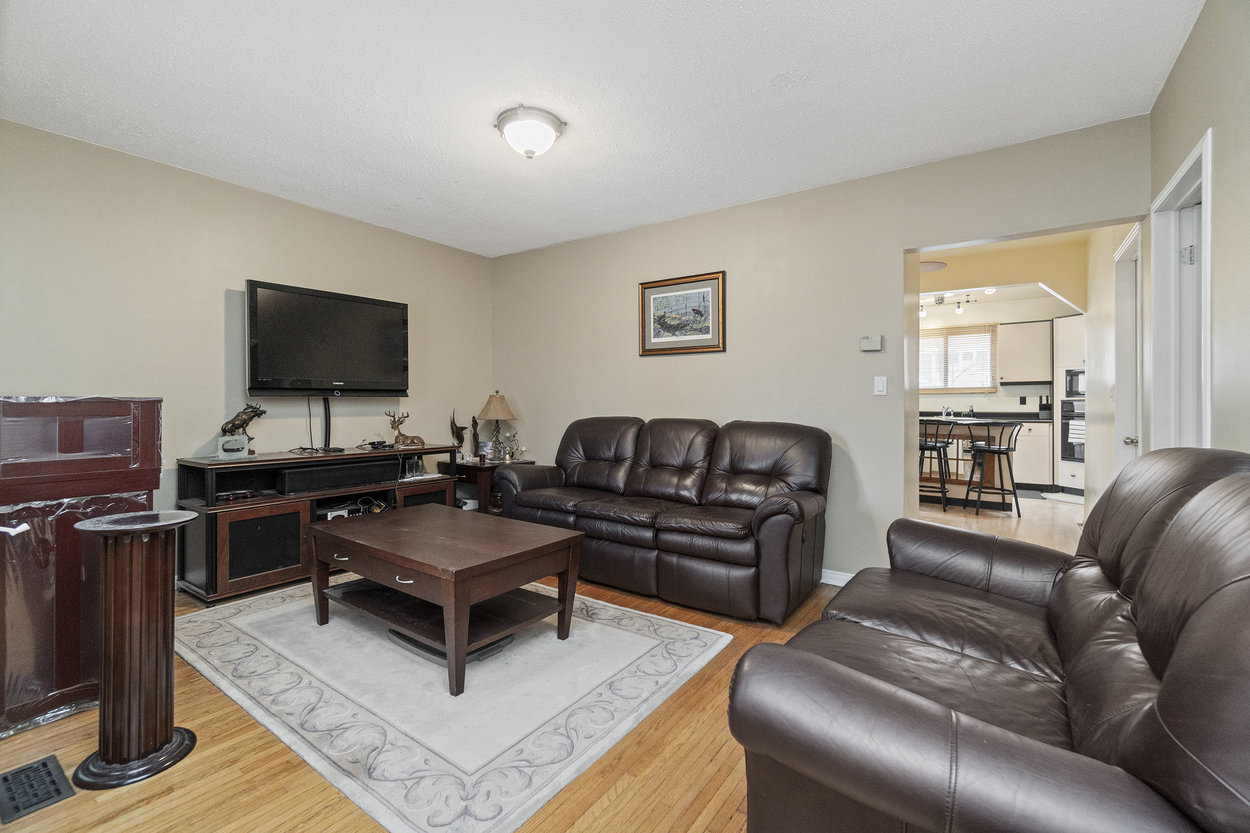 64 Eaglewood Blvd., Mississauga